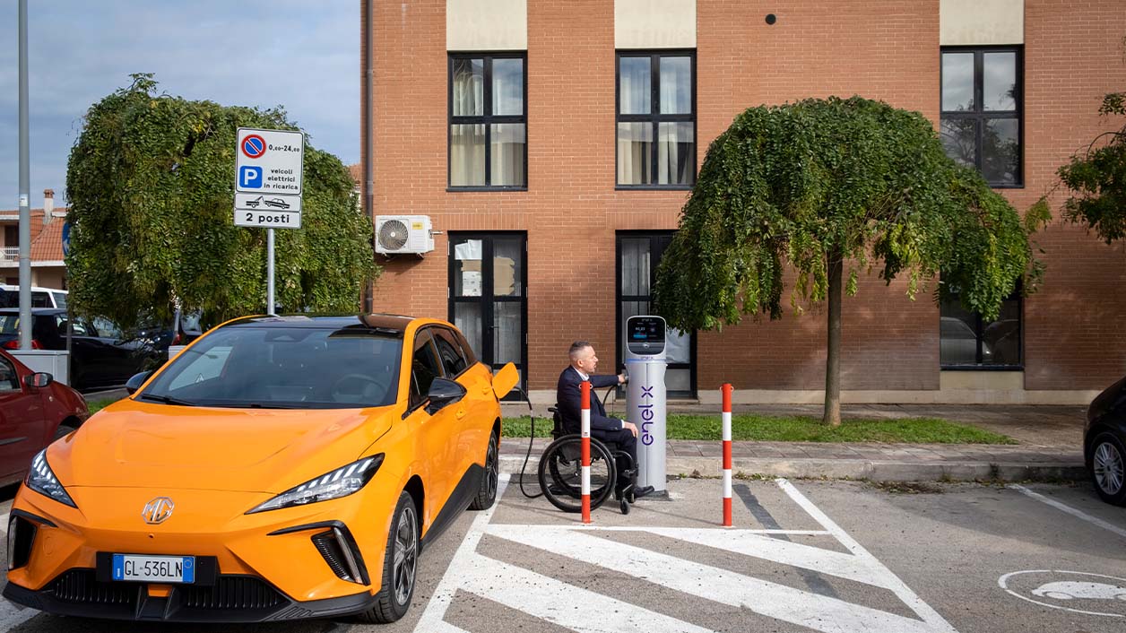 Coche eléctrico en carga