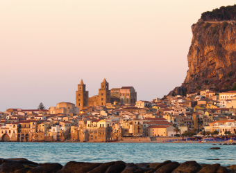 Vista di Cefalù dal mare